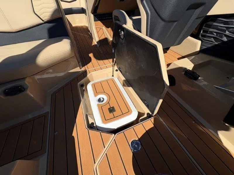 Slide: The Image of Nautique G23 2025 - 96