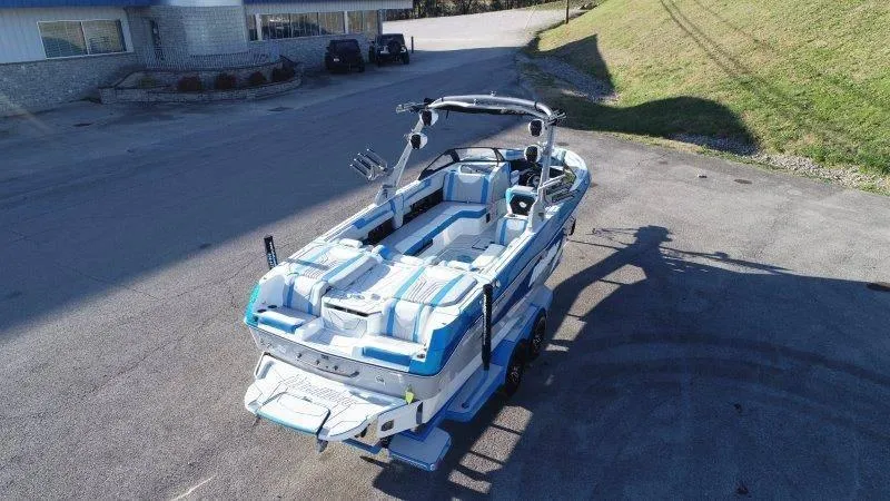 Slide: The Image of Malibu 25 LSV 2025 - 10