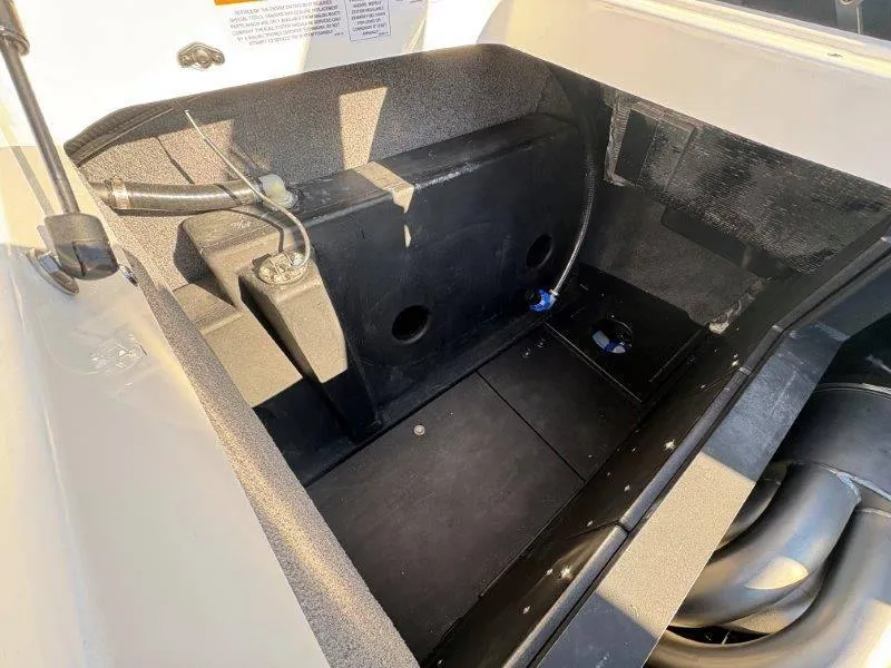 Slide: The Image of Malibu 25 LSV 2025 - 102