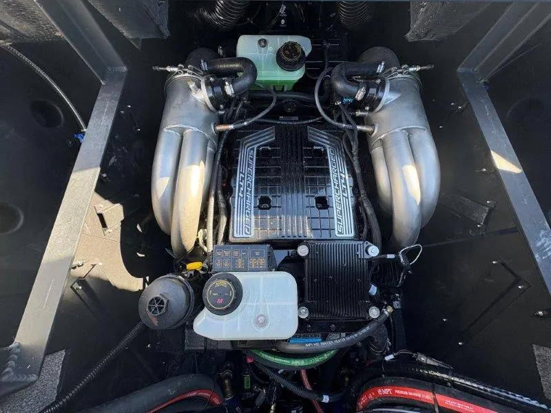 Slide: The Image of Malibu 25 LSV 2025 - 103