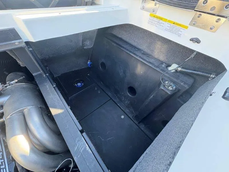 Slide: The Image of Malibu 25 LSV 2025 - 105