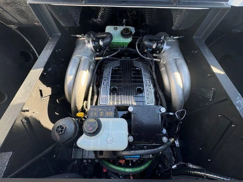 Slide: The Image of Malibu 25 LSV 2025 - 108