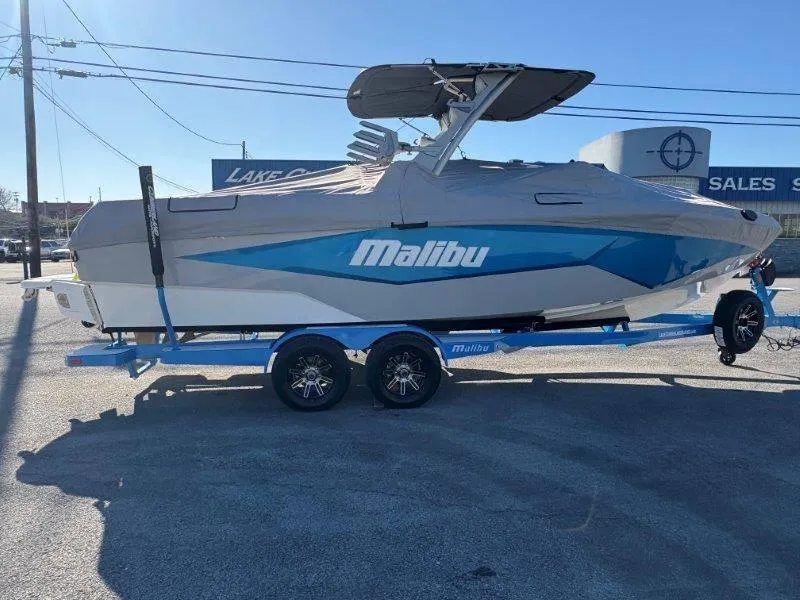 Slide: The Image of Malibu 25 LSV 2025 - 117