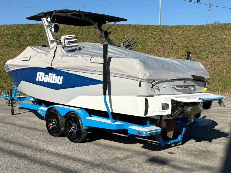 Slide: The Image of Malibu 25 LSV 2025 - 118