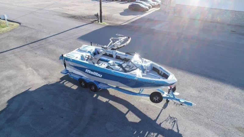 Slide: The Image of Malibu 25 LSV 2025 - 124