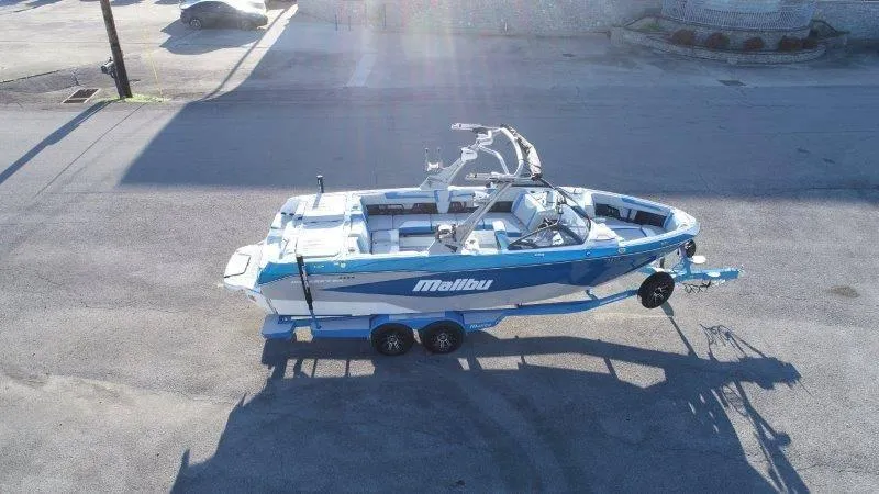 Slide: The Image of Malibu 25 LSV 2025 - 128