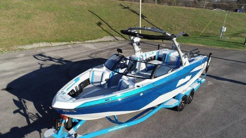 Slide: The Image of Malibu 25 LSV 2025 - 13