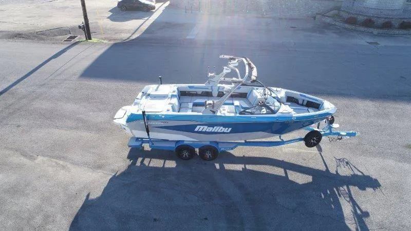 Slide: The Image of Malibu 25 LSV 2025 - 131