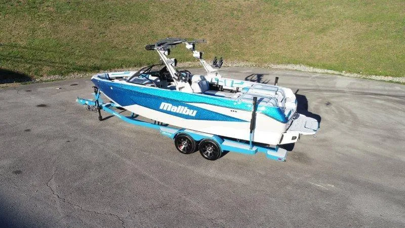 Slide: The Image of Malibu 25 LSV 2025 - 14