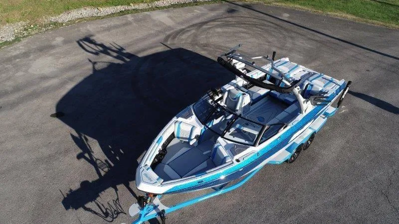 Slide: The Image of Malibu 25 LSV 2025 - 19