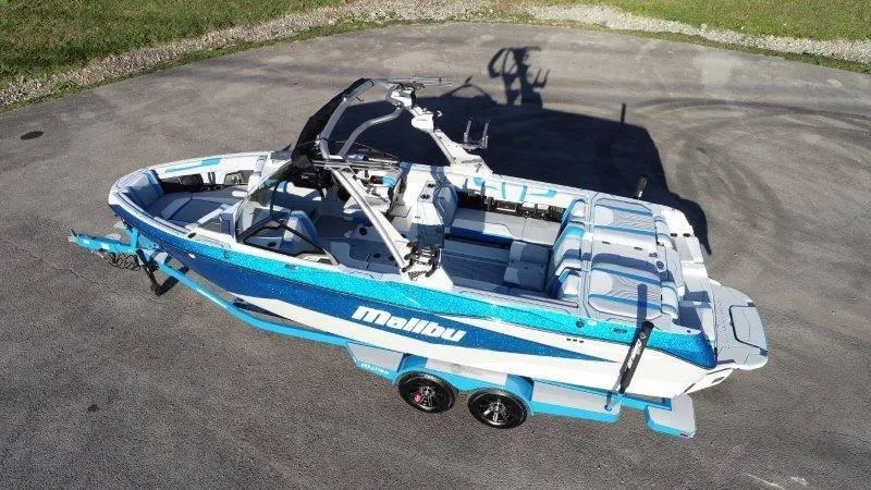 Slide: The Image of Malibu 25 LSV 2025 - 22