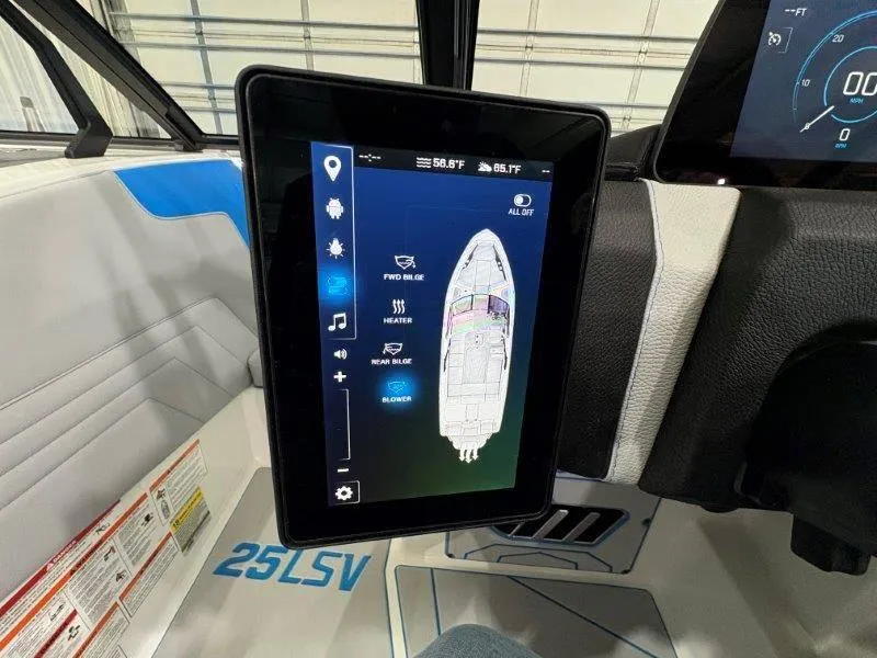 Slide: The Image of Malibu 25 LSV 2025 - 29