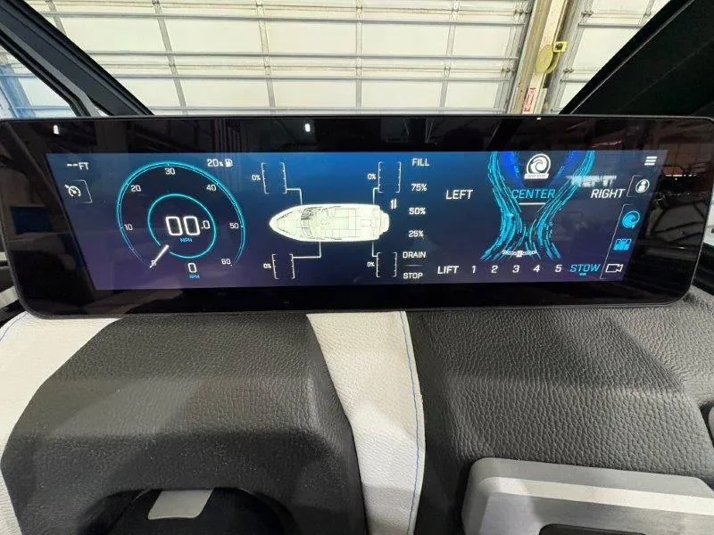 Slide: The Image of Malibu 25 LSV 2025 - 32