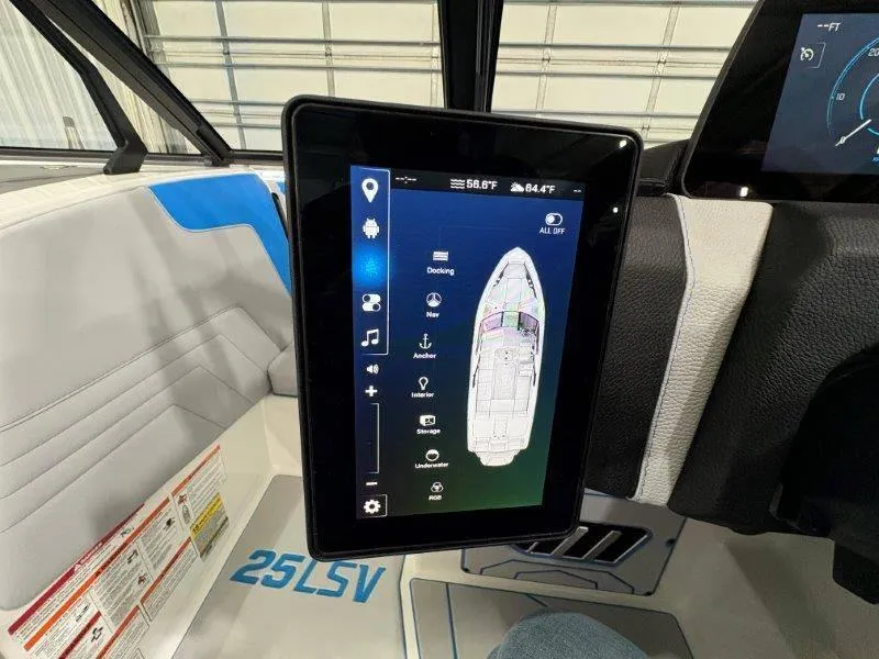 Slide: The Image of Malibu 25 LSV 2025 - 37