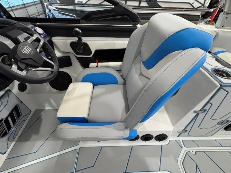 Slide: The Image of Malibu 25 LSV 2025 - 38