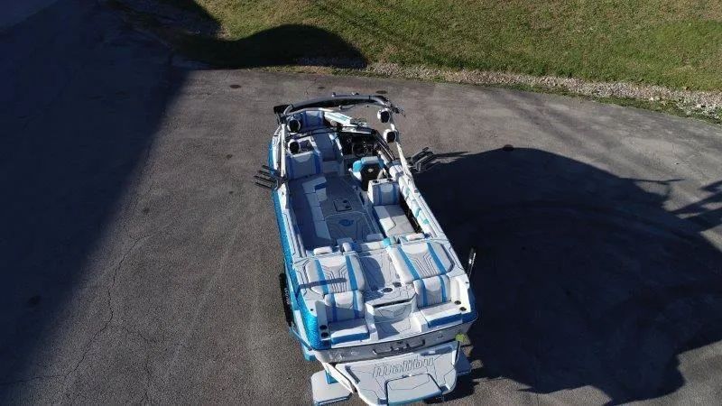 Slide: The Image of Malibu 25 LSV 2025 - 4