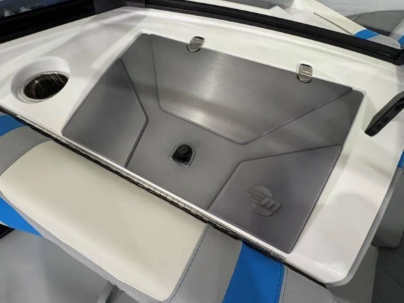 Slide: The Image of Malibu 25 LSV 2025 - 44