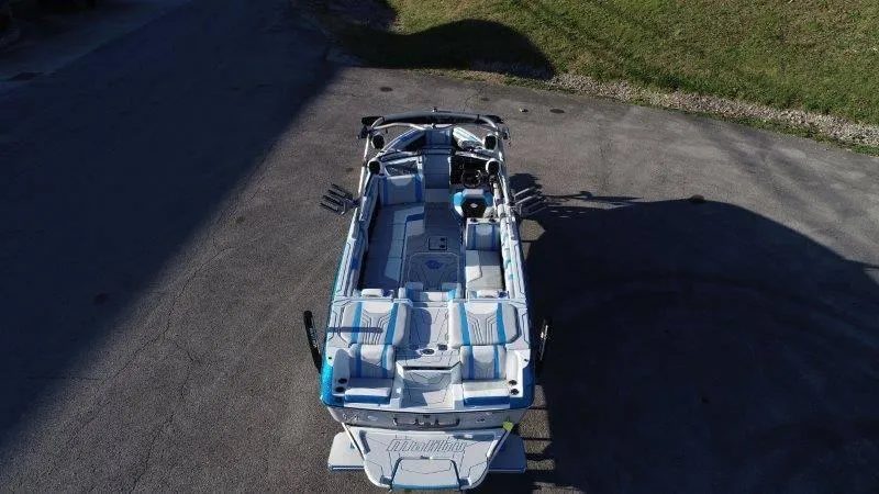 Slide: The Image of Malibu 25 LSV 2025 - 5