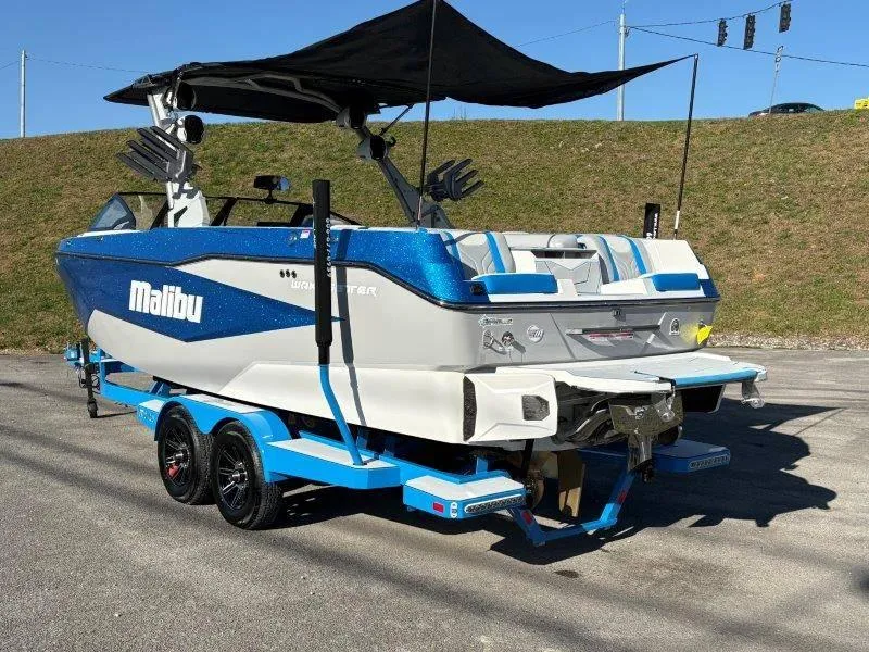 Slide: The Image of Malibu 25 LSV 2025 - 64