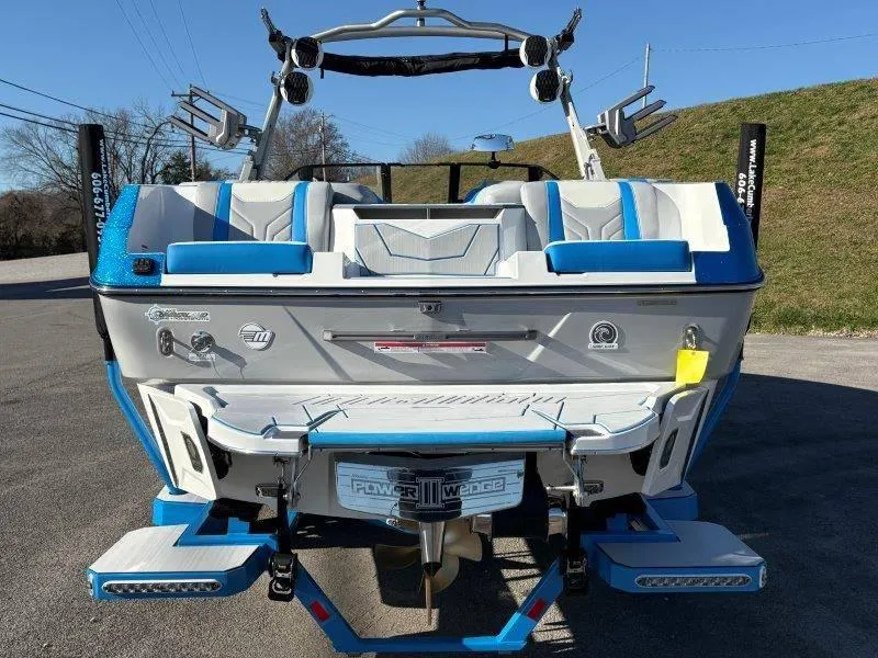 Slide: The Image of Malibu 25 LSV 2025 - 69