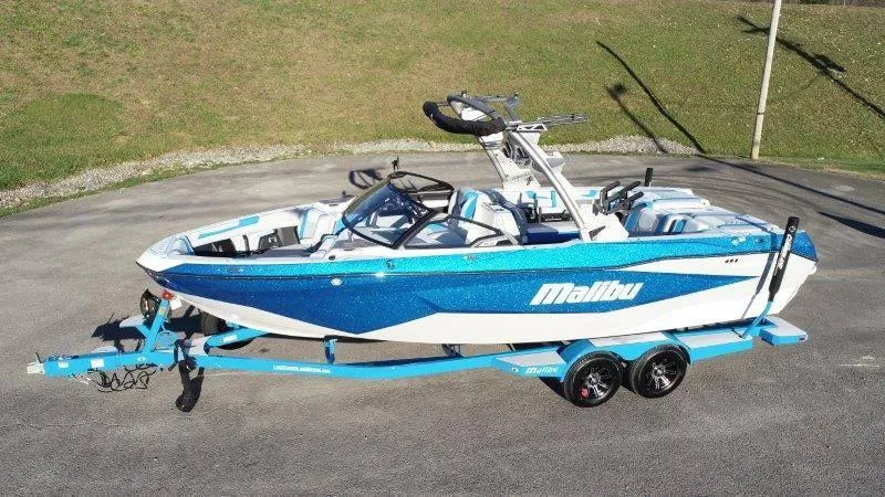 Slide: The Image of Malibu 25 LSV 2025 - 7