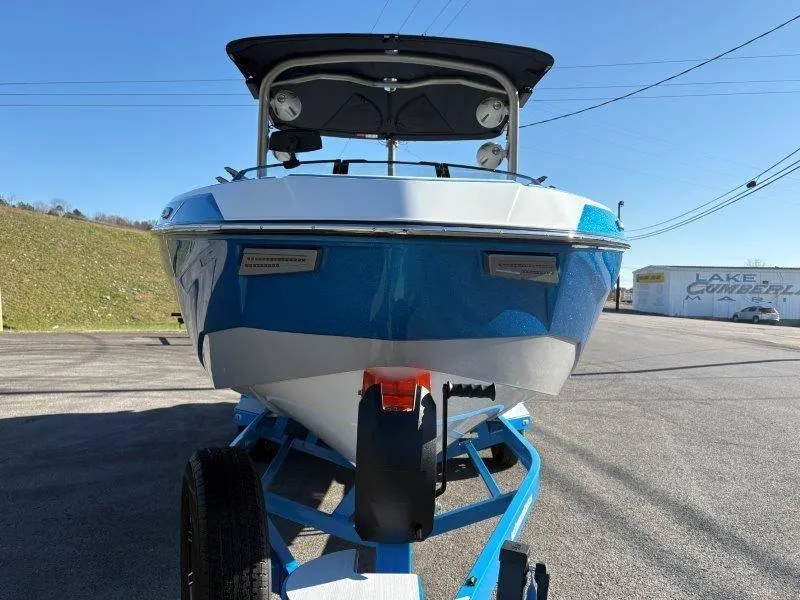 Slide: The Image of Malibu 25 LSV 2025 - 83