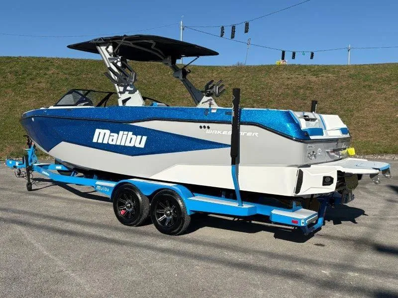 Slide: The Image of Malibu 25 LSV 2025 - 85