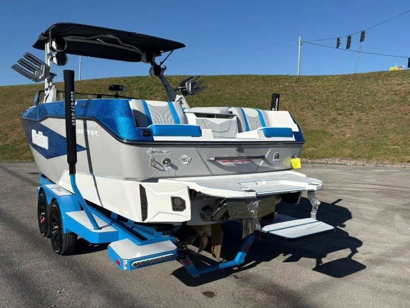 Slide: The Image of Malibu 25 LSV 2025 - 93