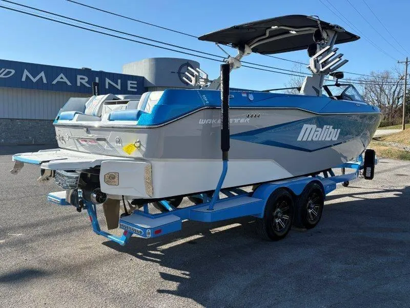 Slide: The Image of Malibu 25 LSV 2025 - 95