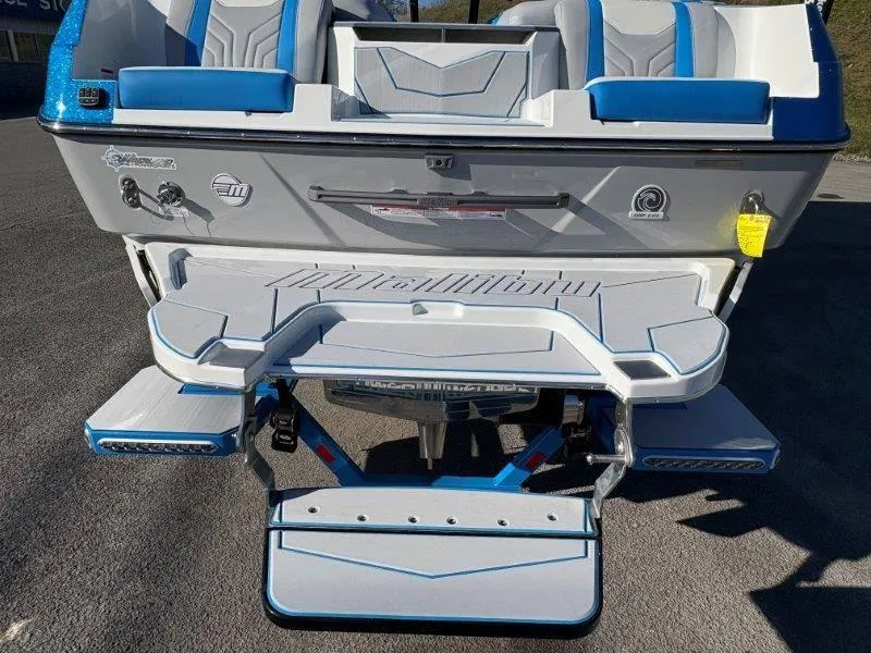 Slide: The Image of Malibu 25 LSV 2025 - 96