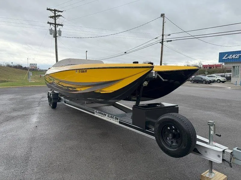 Slide: The Image of Spectre Catamaran 32 2013 - 20