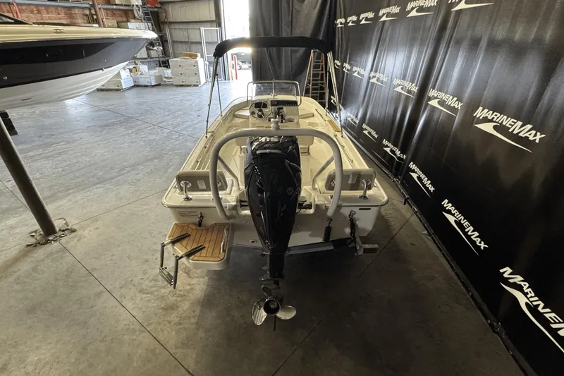 Slide: The Image of Boston Whaler 170 Montauk 2025 - 3