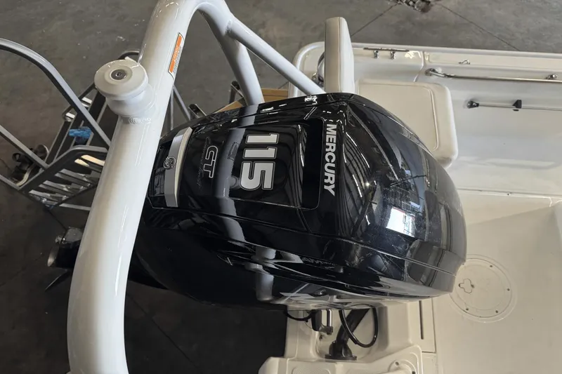 Slide: The Image of Boston Whaler 170 Montauk 2025 - 5