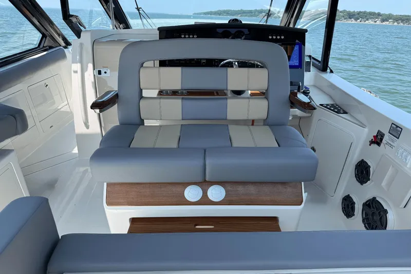 Slide: The Image of Boston Whaler 380 Realm 2025 - 27