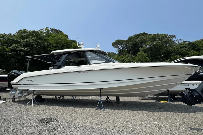 Slide: The Image of Boston Whaler 380 Realm 2025 - 2