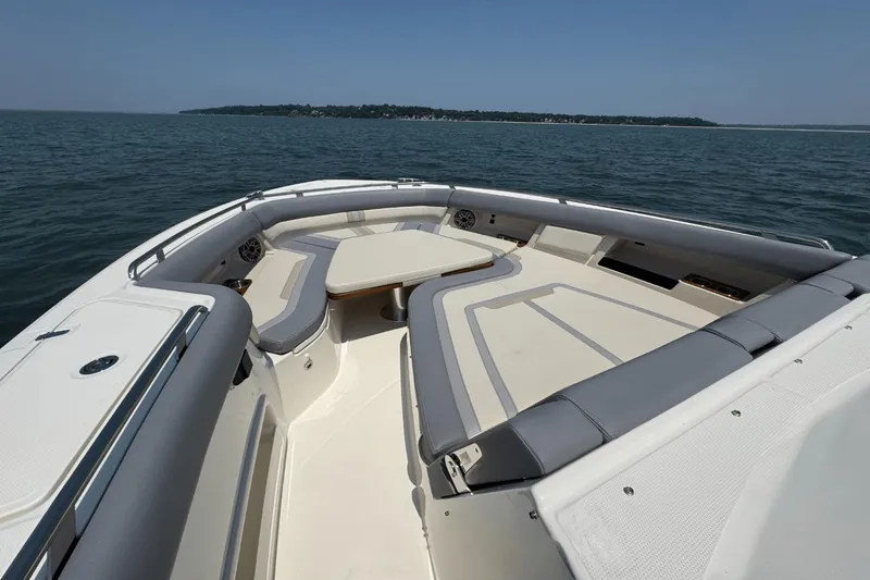 Slide: The Image of Boston Whaler 380 Realm 2025 - 85