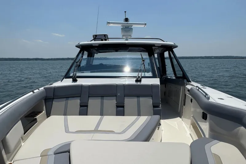 Slide: The Image of Boston Whaler 380 Realm 2025 - 91