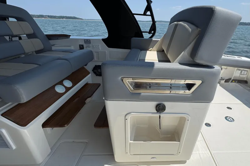 Slide: The Image of Boston Whaler 380 Realm 2025 - 26