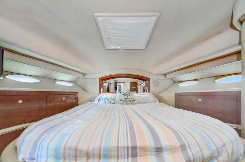 Slide: The Image of Luxurious cabin interior of 2003 Sea Ray 400 Sedan Bridge yacht. - 20