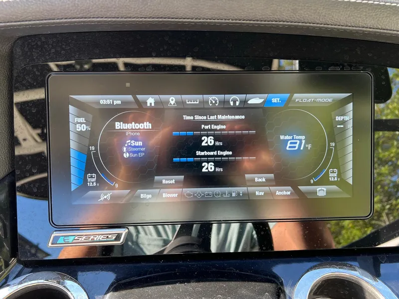 Slide: The Image of Yamaha Boats 2020 242 Limited SE dashboard display showing engine hours and water temperature. - 14