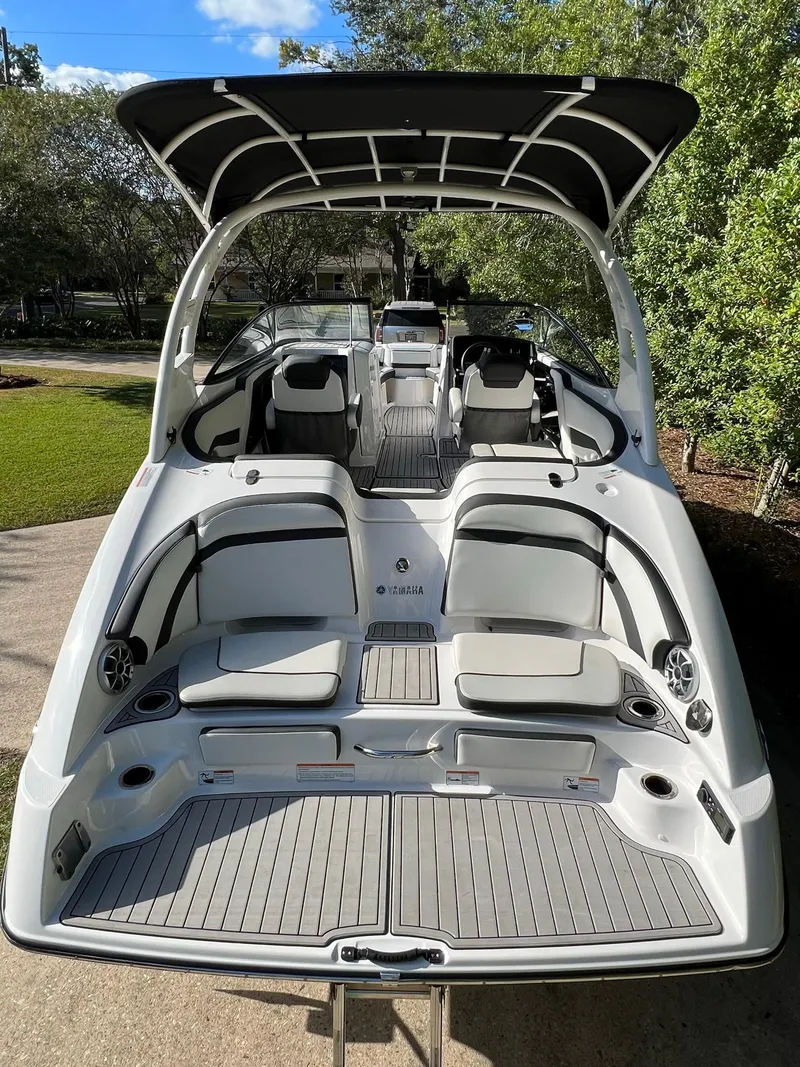 Slide: The Image of 2020 Yamaha Boats 242 Limited SE, sleek design, spacious seating, and modern features. - 5