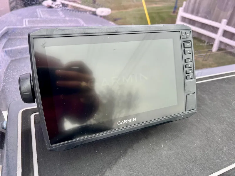 Slide: The Image of Garmin GPS device on 2021 Haynie 25 Magnum boat dashboard. - 15