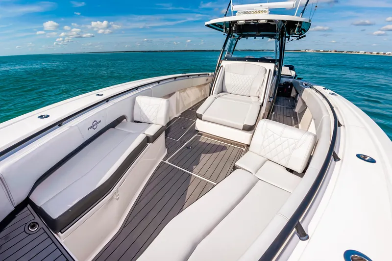 Slide: The Image of Fountain 38 Center Console 2020 - 12