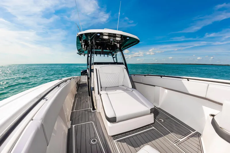 Slide: The Image of Fountain 38 Center Console 2020 - 13