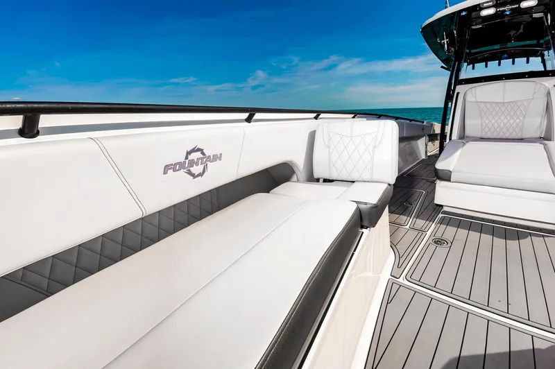 Slide: The Image of Fountain 38 Center Console 2020 - 14