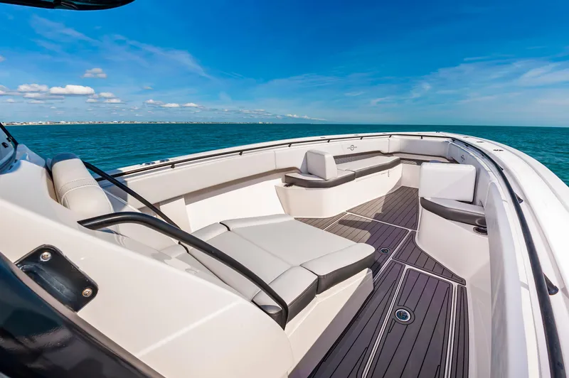 Slide: The Image of Fountain 38 Center Console 2020 - 16