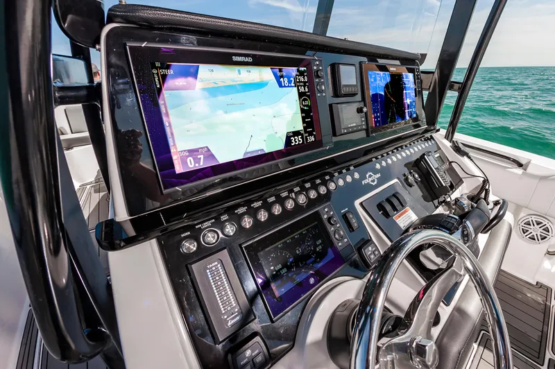 Slide: The Image of Fountain 38 Center Console 2020 - 19