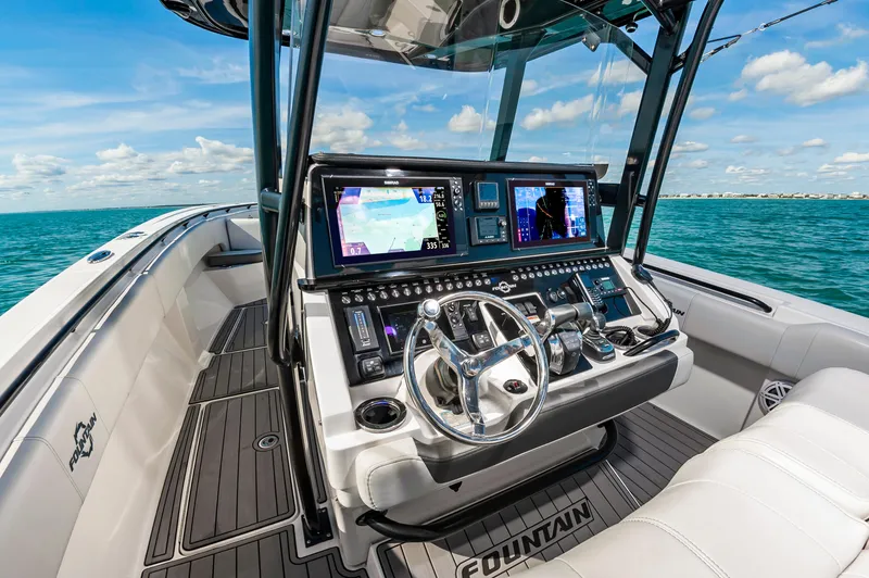 Slide: The Image of Fountain 38 Center Console 2020 - 20