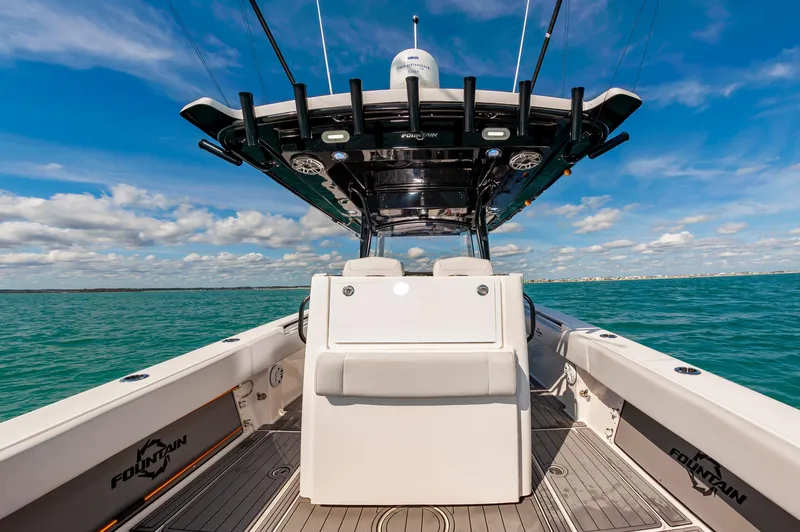 Slide: The Image of Fountain 38 Center Console 2020 - 26