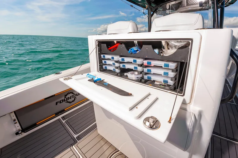 Slide: The Image of Fountain 38 Center Console 2020 - 28